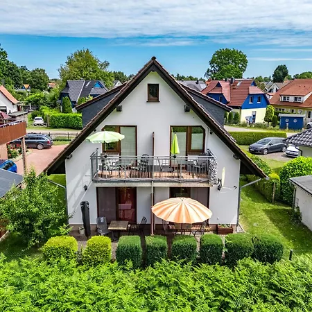 Haus Ahrens 4 * Zingst